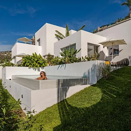 Casas Da Vargem Shared Swimming Pool By An Island Casa de Férias