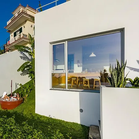 Casas Da Vargem Shared Swimming Pool By An Island Casa de Férias