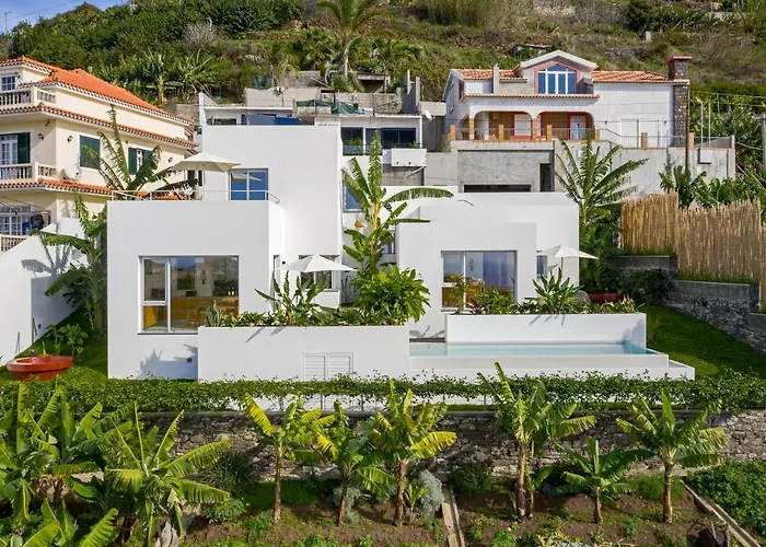 Casas Da Vargem Shared Swimming Pool By An Island Ponta do Sol (Madeira)