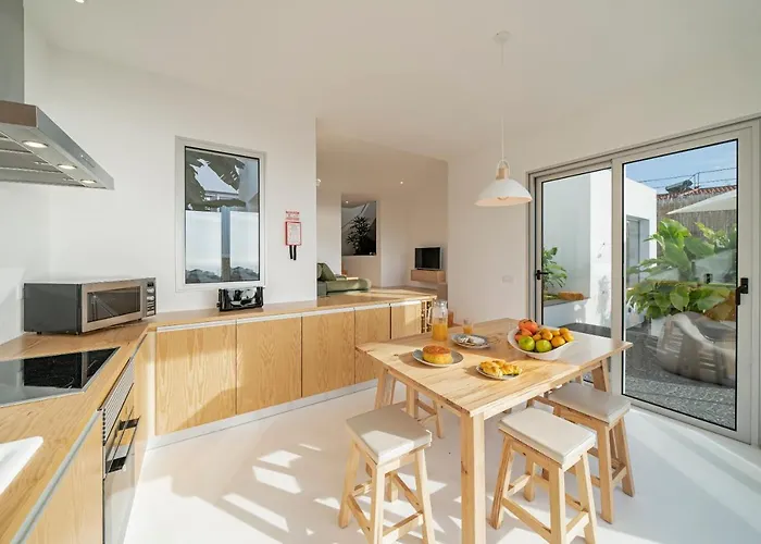 Casas Da Vargem Shared Swimming Pool By An Island * Ponta do Sol (Madeira)