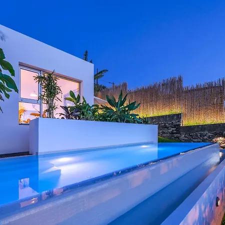 Casas Da Vargem Shared Swimming Pool By An Island 펜션 *