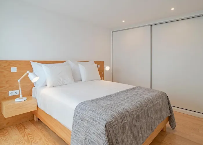 Casas Da Vargem Shared Swimming Pool By An Island בית נופש *