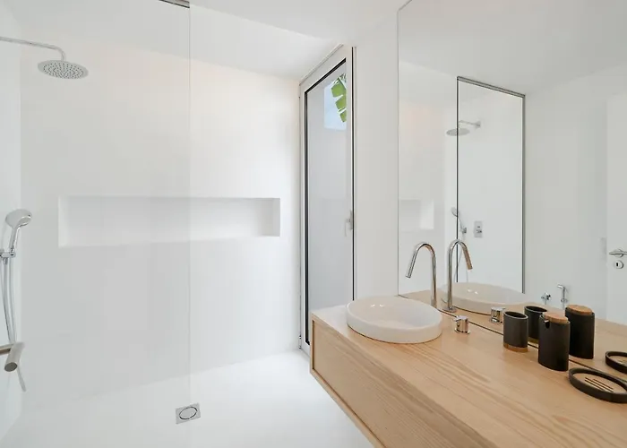 Casas Da Vargem Shared Swimming Pool By An Island בית נופש פונטה דו סול