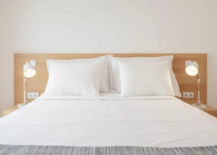 Casas Da Vargem Shared Swimming Pool By An Island בית נופש פונטה דו סול