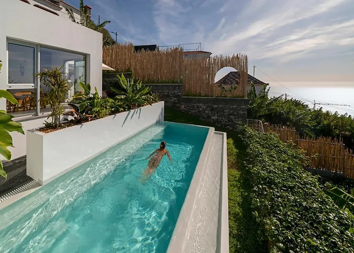 Casas Da Vargem Shared Swimming Pool By An Island Vakantiehuis